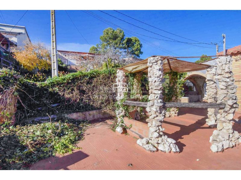 Foto ea6190bd-c5a4-4036-bf2f-ce9bdf6895e1. Xalet a Vacarisses