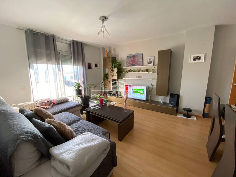 Foto b966fa99-a21c-458d-96c2-94e652afc34c. Pis amb calefacció aparcament a Abrera