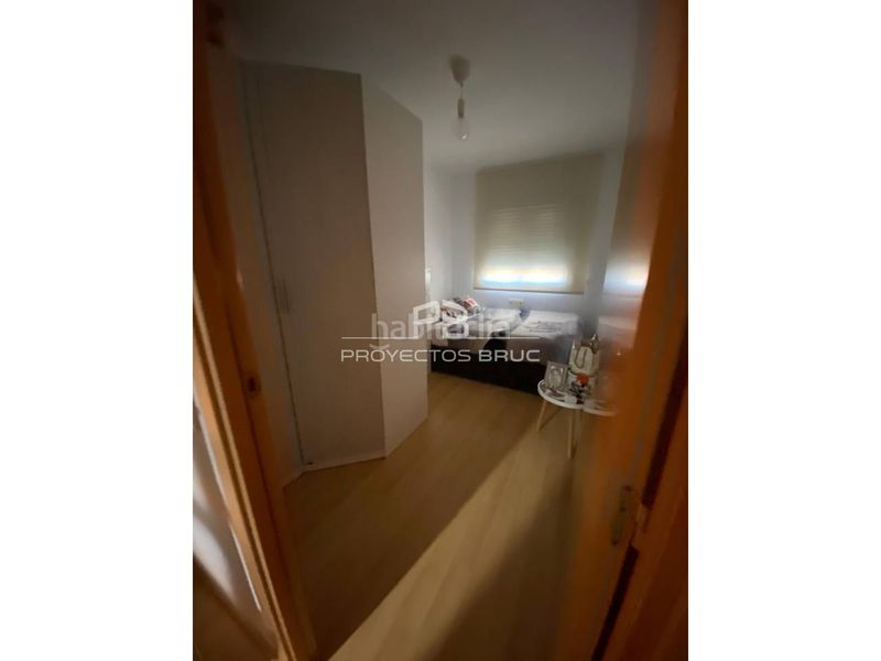 Foto e4ec86f0-6e11-4b4a-a33a-f294fc6ec454. Pis amb calefacció aparcament a Abrera