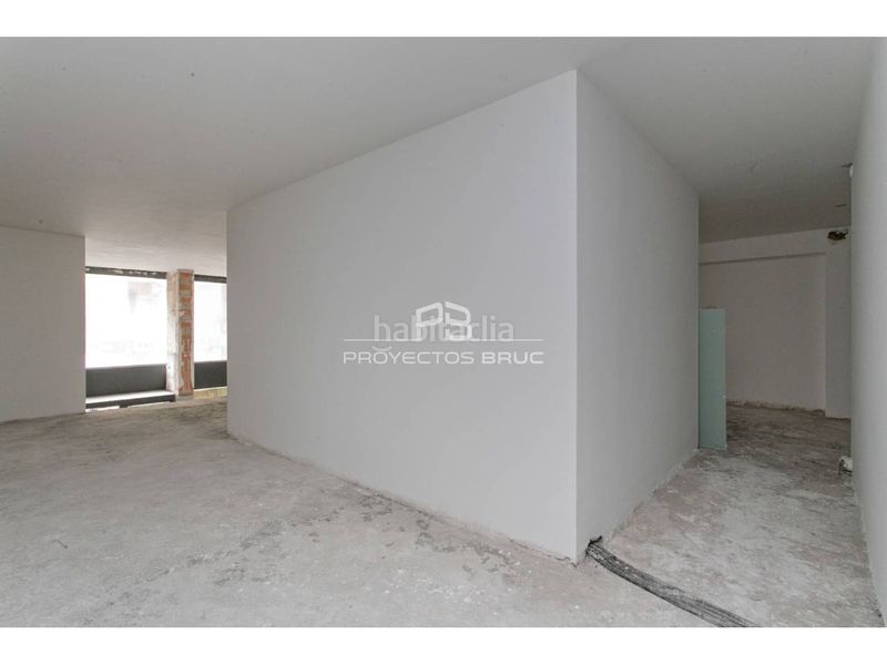 Foto 8b7642a0-3cea-4dfe-bd27-9d184b57a7d9. Local comercial a Creu Alta Sabadell