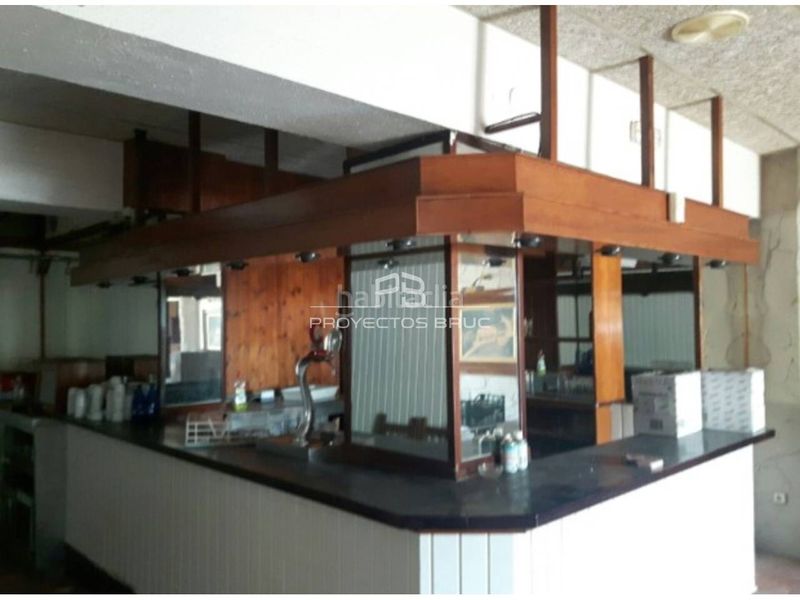 Foto 5f00480f-c666-4cac-b0eb-4a9ff6b92e90. Local comercial a Torrelles de Llobregat