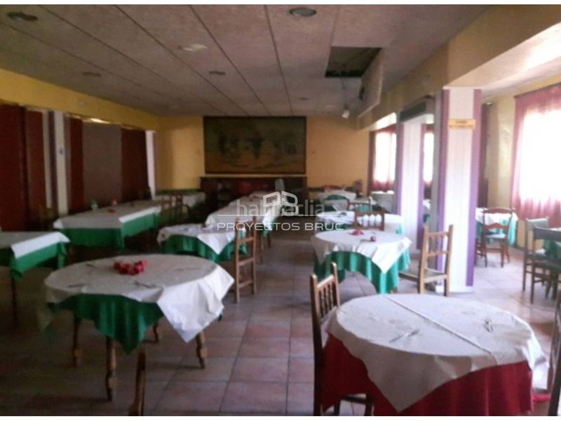 Foto fdfdf959-a6f7-46e9-8a90-f24470b34e3f. Local comercial a Torrelles de Llobregat