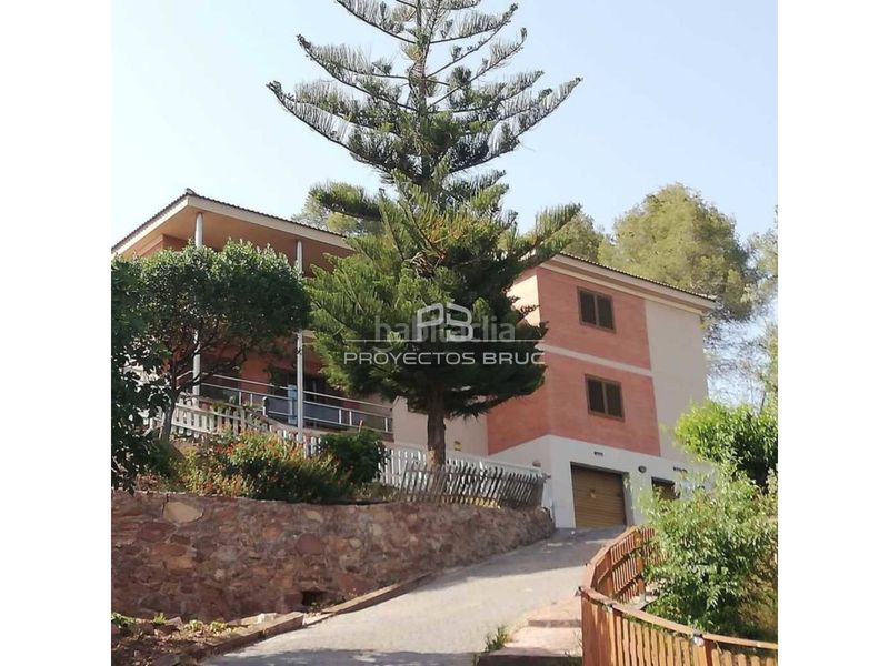 Foto 60887494-aa29-4662-9d09-835aab2dcf86. Xalet a Cervelló