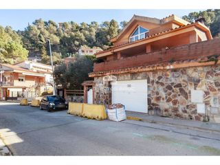 Xalet  Calle bellavista. Chalet independiente en venta en cervelló