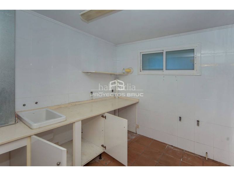 Foto 09e465c7-e3cb-4362-aba3-a684c85f968f. Xalet amb aparcament piscina a Cervelló