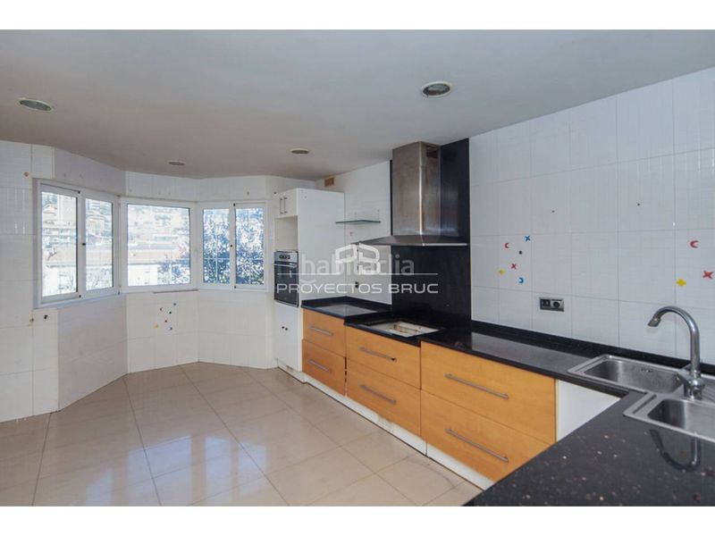 Foto 13081c72-7d94-459f-b1e2-a8e5169e24d9. Xalet amb aparcament piscina a Cervelló