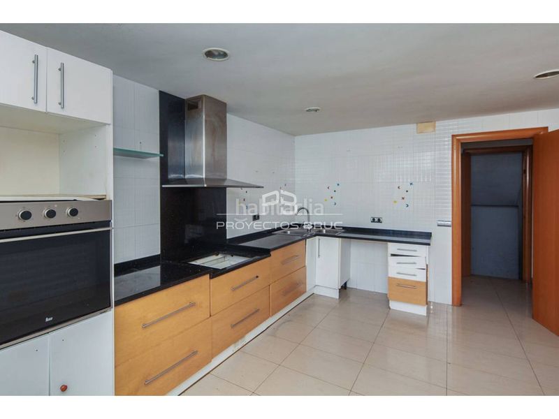 Foto 175600d7-c1f5-4e93-901d-d7d0048e6627. Xalet amb aparcament piscina a Cervelló