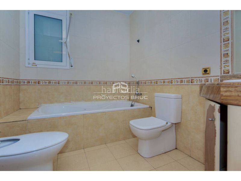 Foto 1b420fee-20a6-4887-a4b7-516fbb1072d3. Xalet amb aparcament piscina a Cervelló