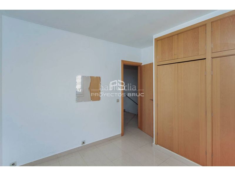 Foto 71f5d99c-eab6-4427-b324-8f1bcd956289. Xalet amb aparcament piscina a Cervelló