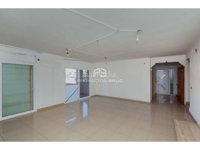 Foto 7b37015f-5f74-4f89-b4b2-e52dc483d701. Xalet amb aparcament piscina a Cervelló