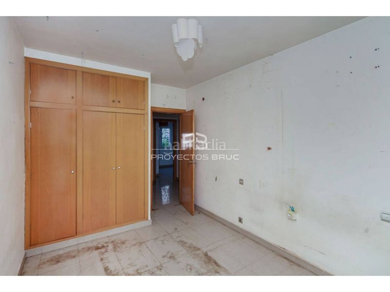 Foto c3a57f63-dde5-4847-b0d9-a88f021f5f79. Xalet amb aparcament piscina a Cervelló