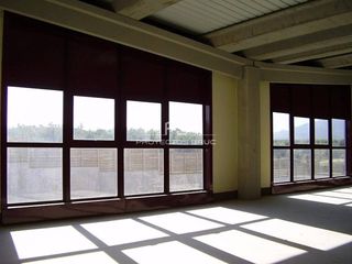 Lloguer Nau industrial a Abrera. Abrera  polígono can amat  nave seminueva situada en recinto pri