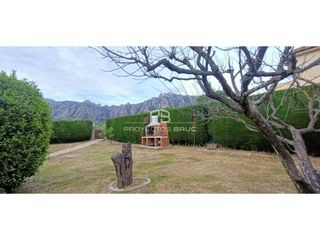 Location Chalet à Collbató. Collbató  acogedora casa en una planta con amplio terreno, garaj