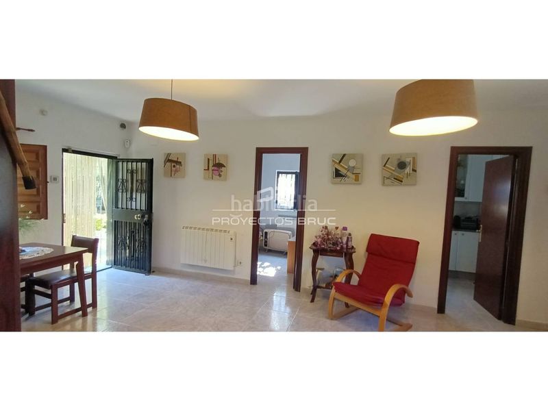 Foto f6297718-507f-465a-8f89-58b66561b50d. Casa amb calefacció a Bruc (El)