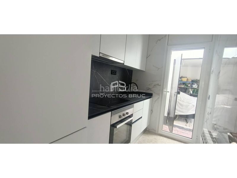 Foto afbd8818-9577-45fd-a6eb-1f2292832097. Casa amb calefacció aparcament a Bruc (El)