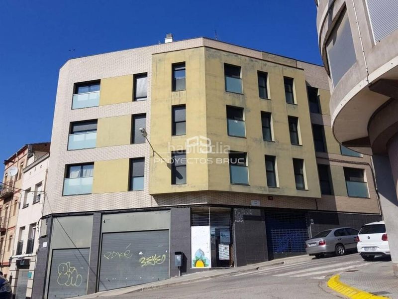 Foto 40794fbb-8c07-44a6-9a83-b235086afa52. Edifici a Poble Nou Manresa