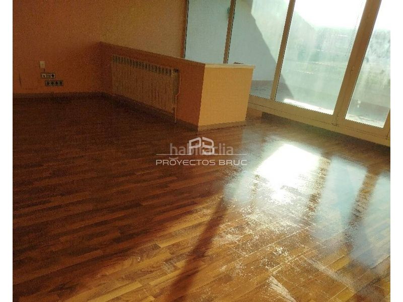 Foto 436a1b14-f3f4-45e8-a0da-1ece77d17a5c. Casa a Nucli Urbà Esparreguera
