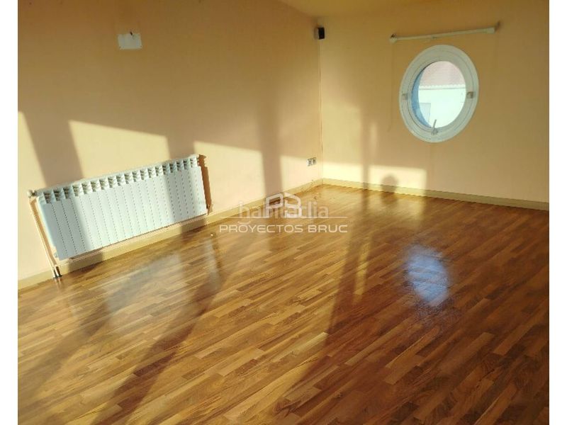 Foto f04b3ce1-3342-45bc-b889-dc972a02fe4b. Casa a Nucli Urbà Esparreguera