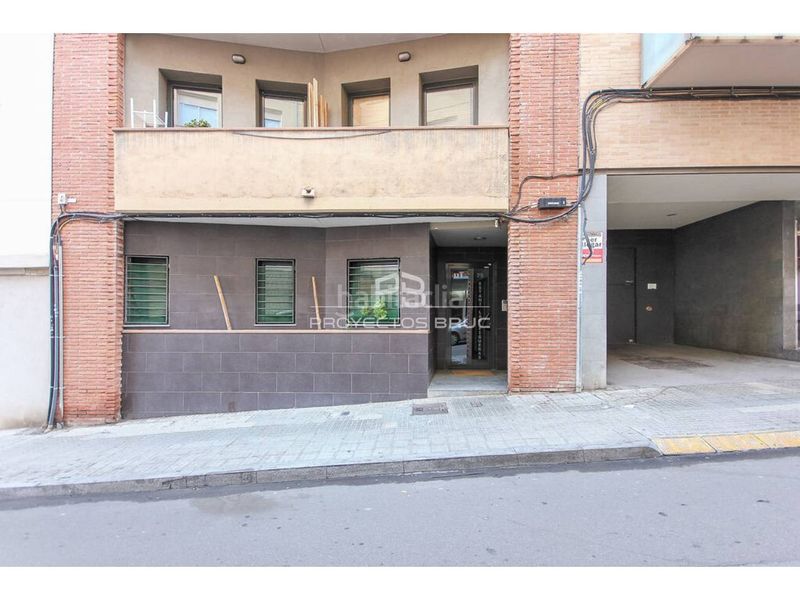 Foto 3b9a1e91-1eb7-4512-a0d1-a955acc089c1. Pis a Cementiri Vell Terrassa