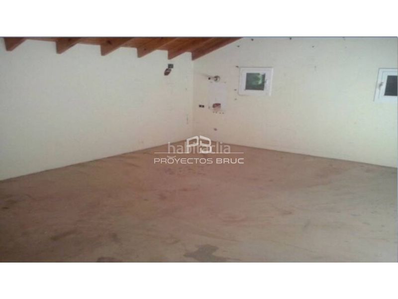 Foto 5040ccbc-6c06-4869-be9a-2a839508782c. Casa amb aparcament a Vallirana