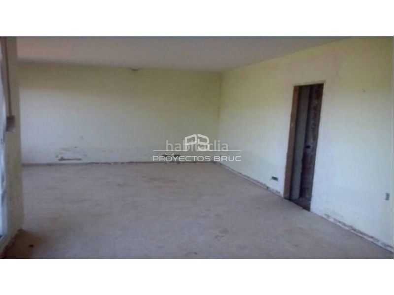 Foto 5d84de8e-e167-4363-bfa3-3c163dcd002d. Casa amb aparcament a Vallirana