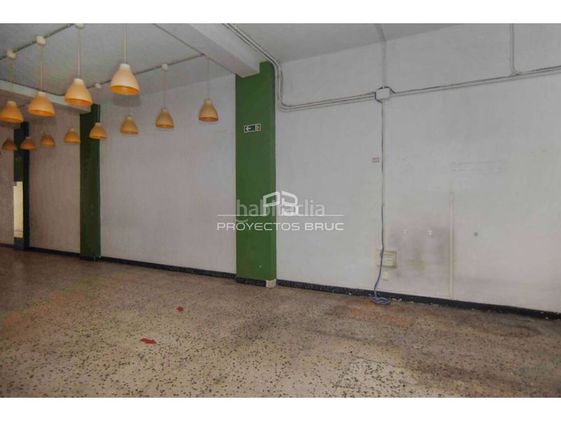 Foto 19272ce1-eca5-4978-9409-0369be29274c. Local comercial a Sant Antoni Barcelona