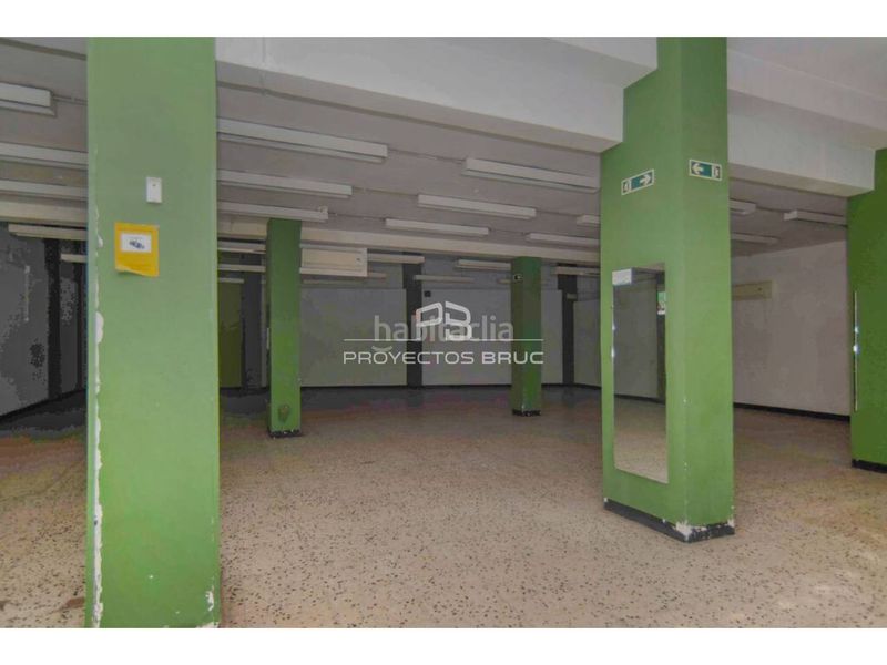 Foto 3751424f-5c74-4b4d-a9b2-5098e02b5665. Local comercial a Sant Antoni Barcelona