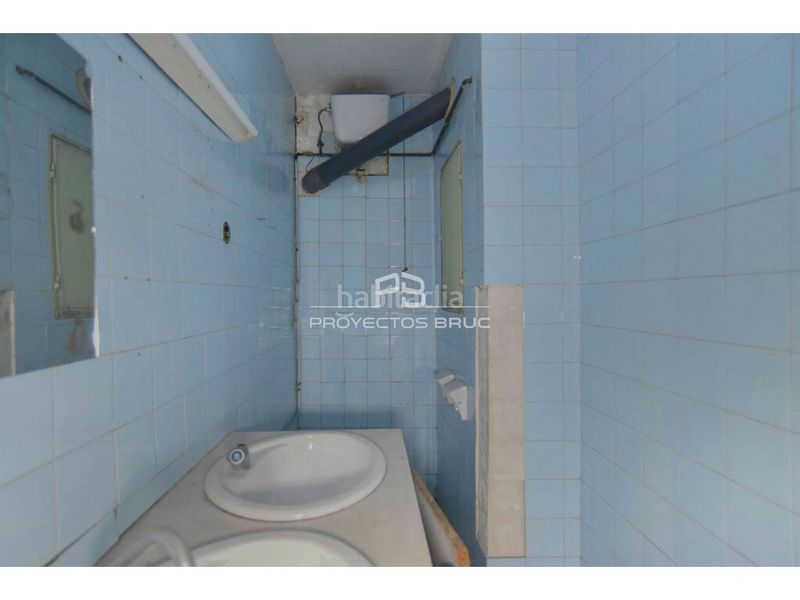 Foto 398892d3-51ae-4ac7-8dd0-499216babe25. Local comercial a Sant Antoni Barcelona