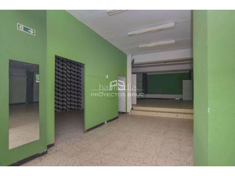 Foto 451c0bb3-f2fe-4766-971e-d21ffdac2e8d. Local comercial a Sant Antoni Barcelona