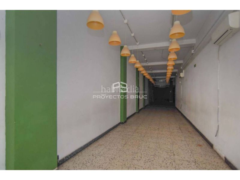 Foto a98364c1-6c15-4cd8-8233-c2274a505b51. Local comercial a Sant Antoni Barcelona