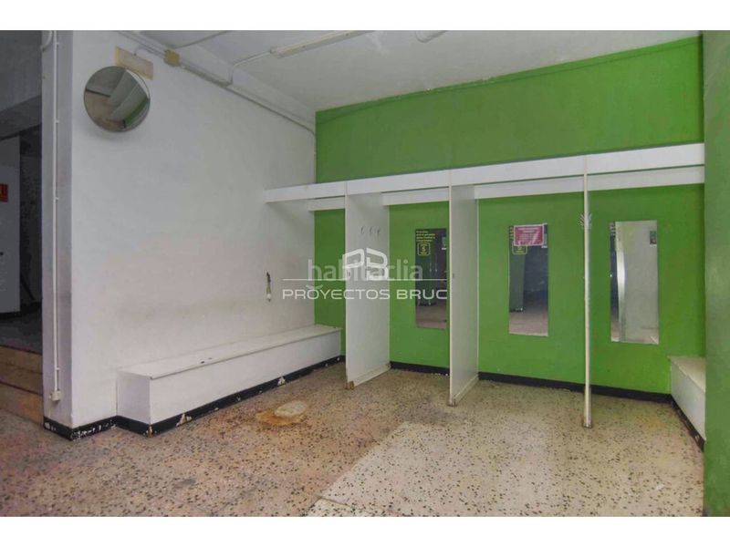 Foto eb03bfb9-975c-4022-9d32-d42589e5046e. Local comercial a Sant Antoni Barcelona