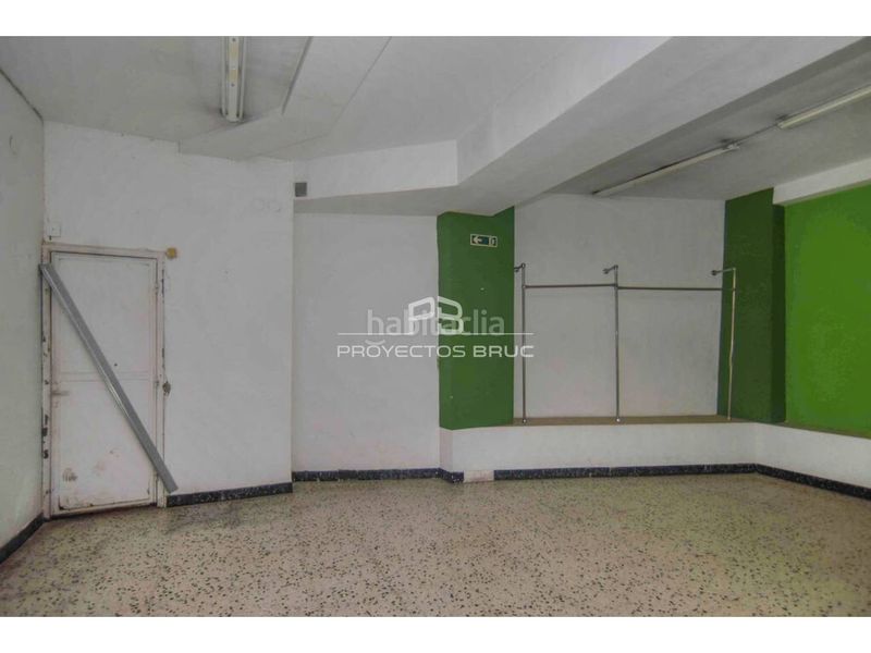 Foto f675ff58-f642-468a-aef5-4f36a3c38e4f. Local comercial a Sant Antoni Barcelona