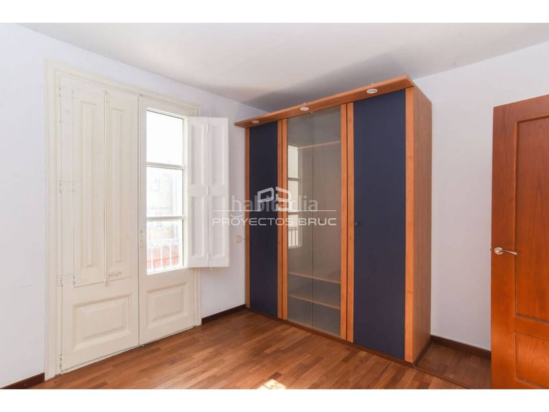 Foto ef8bd610-67e7-4f14-9d28-63df18eed1ed. Pis a Gòtic Barcelona