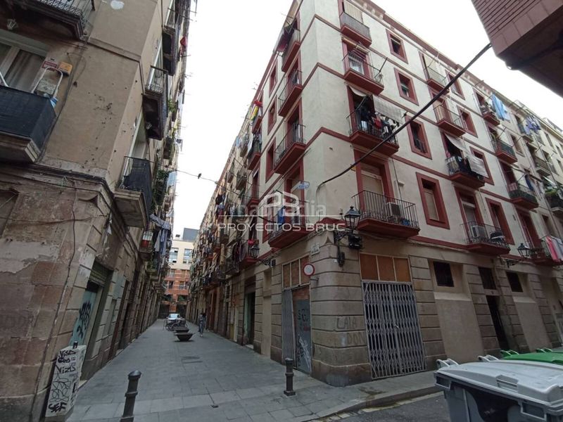 Foto 2d403b46-d70f-413d-95a3-a2f173379ee2. Local comercial a Raval Barcelona