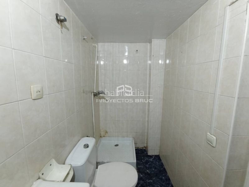 Foto 4fc7caea-84c9-4214-b6da-9221423fa545. Local comercial a Raval Barcelona