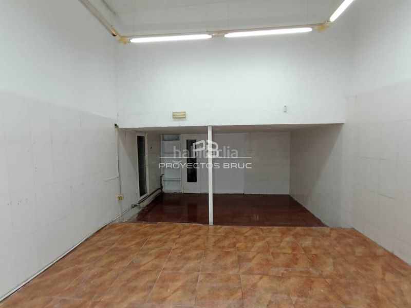 Foto 5abe2c30-4075-4f0a-b845-0739427d14fa. Local comercial a Raval Barcelona