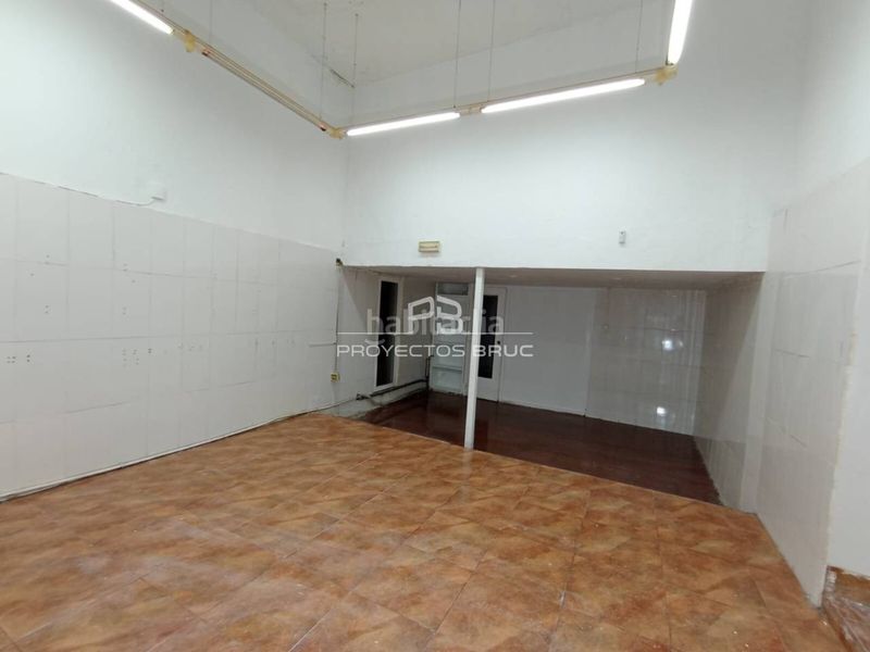 Foto aaef8529-1839-4526-adc1-10195c65c8dc. Local comercial a Raval Barcelona