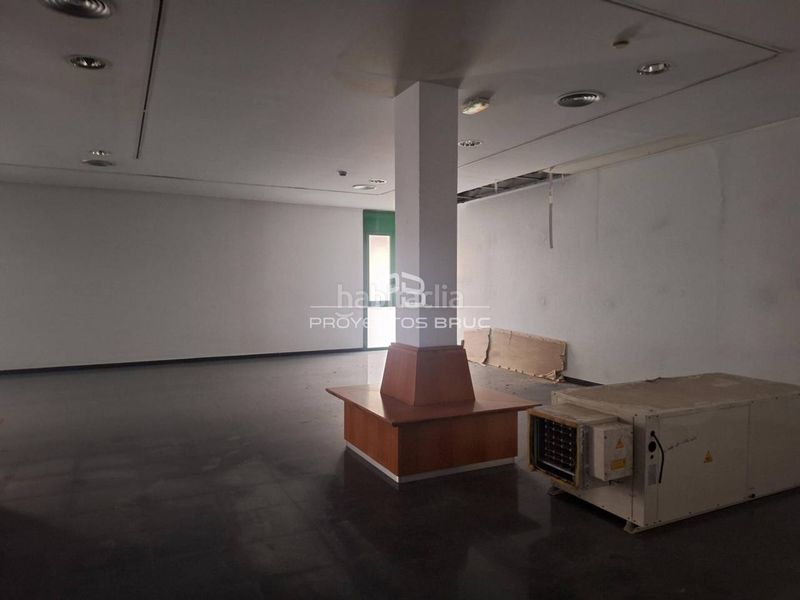 Foto abfedebd-c0b4-4885-aed6-5e6c7bfd491a. Local comercial a Centre Igualada