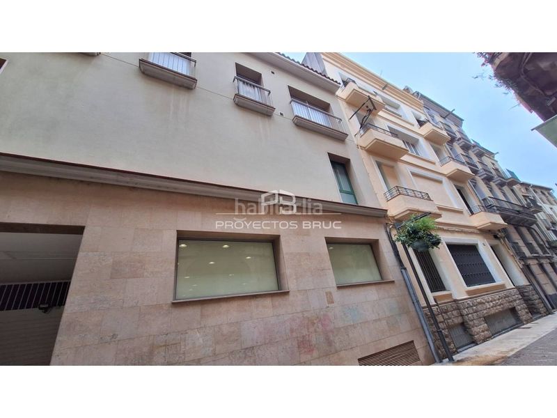 Foto ad121974-f20b-4db4-8b20-704d6e4e5be4. Local comercial a Centre Igualada