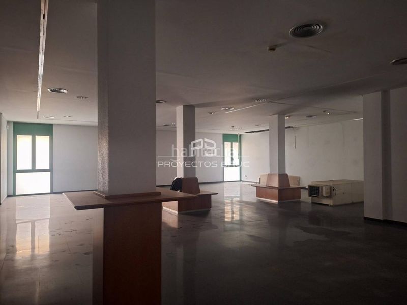 Foto c5339bfb-86c0-4179-8400-93442e9c4153. Local comercial a Centre Igualada