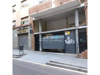 Aparcament cotxe a Calle Francesc Tàrrega