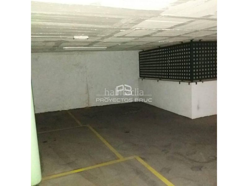 Foto eb500b16-8f12-4038-94d9-a79a9ac72951. Aparcament cotxe a Congrés - Indians Barcelona