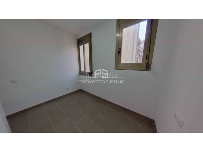 Foto 8029f02b-26a3-46b1-9c1e-62224811116b. Pis a El Camp de l´Arpa del Clot Barcelona