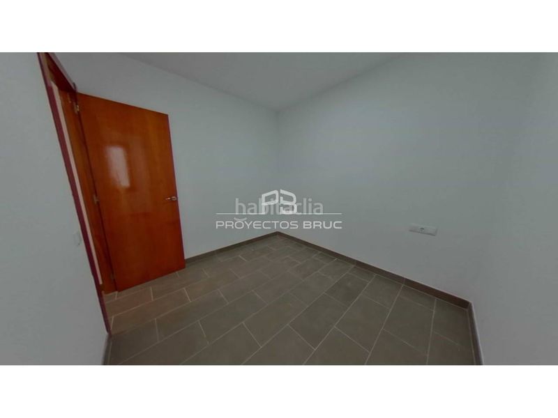 Foto a65a45a7-4f9e-4e38-9cd2-139fefdfbe96. Pis a El Camp de l´Arpa del Clot Barcelona
