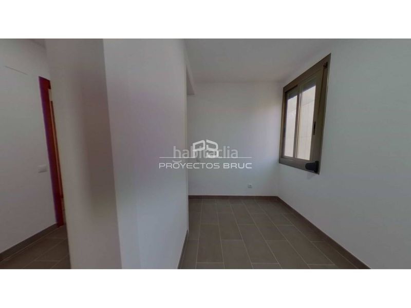 Foto e00fdee2-725d-4dc7-9819-240d08bad761. Pis a El Camp de l´Arpa del Clot Barcelona