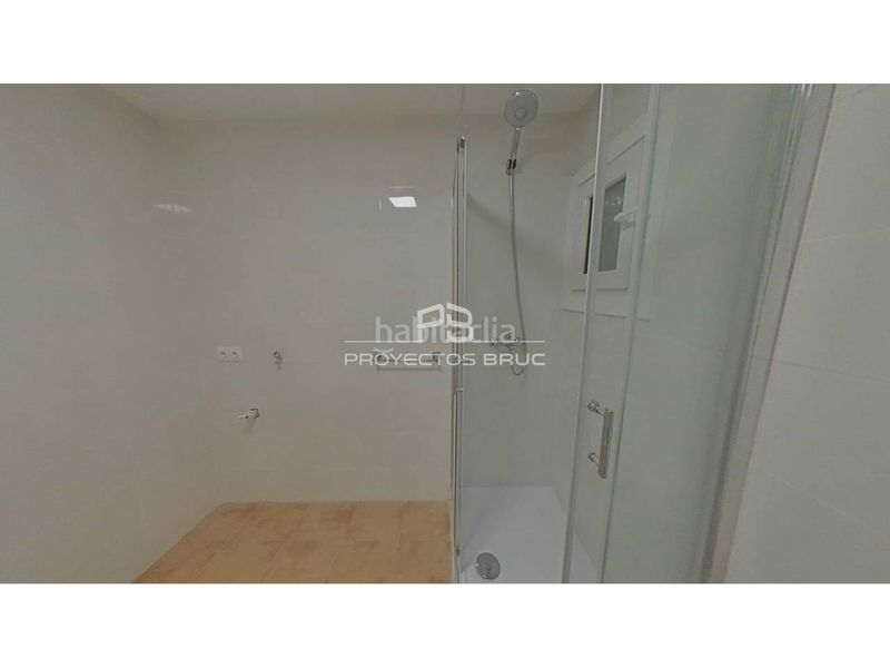 Foto 13e1b813-9a7c-4d26-8aa2-506bcb48d84d. Pis a Sants Barcelona
