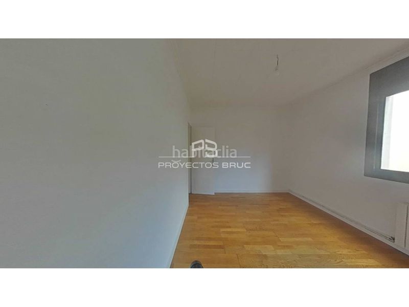 Foto 1fc089b1-5acb-4cb9-b313-9a00a0d019da. Pis a Sants Barcelona