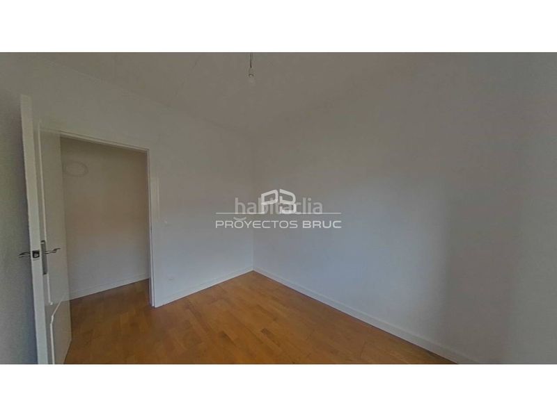 Foto 5c318b49-642c-4d07-b8b2-3b69d426a5b7. Pis a Sants Barcelona