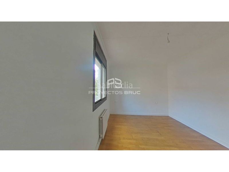 Foto 87e7b73a-cfb7-499e-926c-cbe4cb3732e6. Pis a Sants Barcelona
