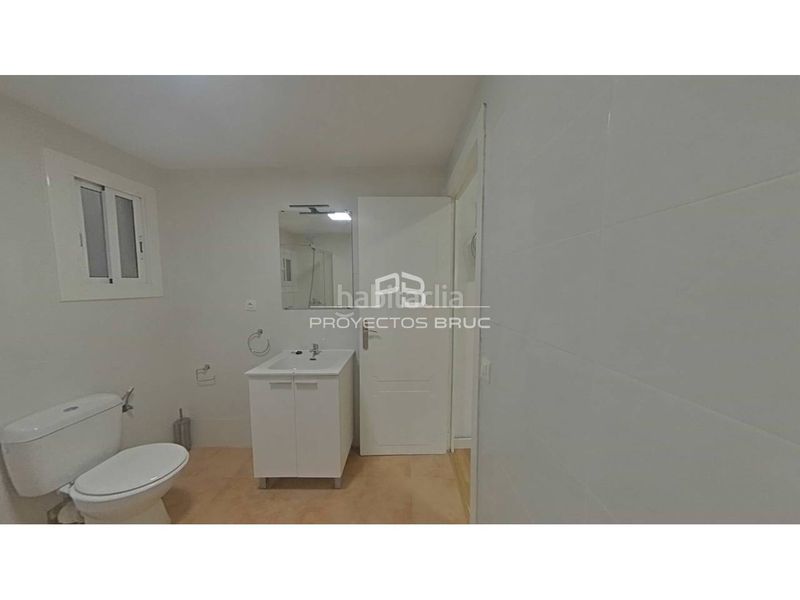 Foto aa5f182a-a94d-4d68-9184-b0965efec989. Pis a Sants Barcelona